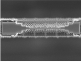 0.1µm以下で特定箇所の断面試料作製